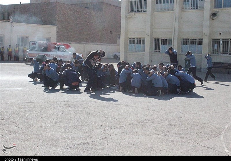 مانور زلزله در کاشان