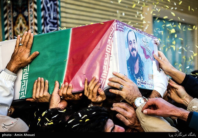 تشییع پیکر شهید مدافع حرم نوید صفری