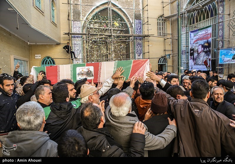 تشییع پیکر شهید مدافع حرم نوید صفری