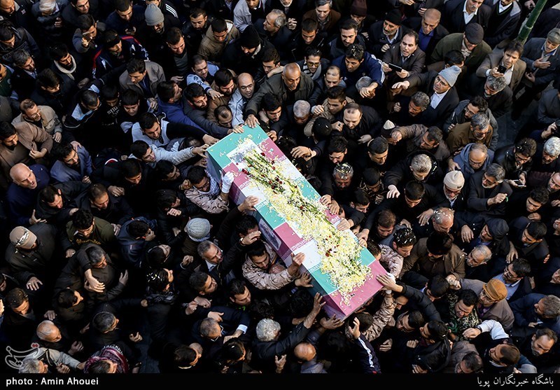 تشییع پیکر شهید مدافع حرم نوید صفری