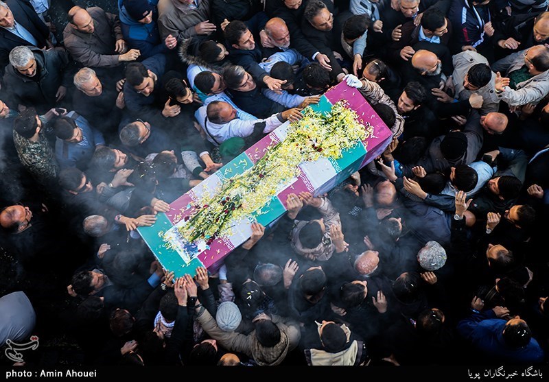 تشییع پیکر شهید مدافع حرم نوید صفری