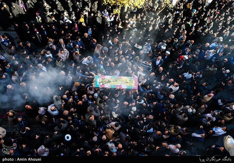 تشییع پیکر شهید مدافع حرم نوید صفری