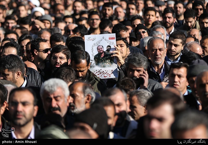 تشییع پیکر شهید مدافع حرم نوید صفری