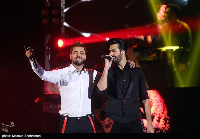کنسرت گروه ماکان بند