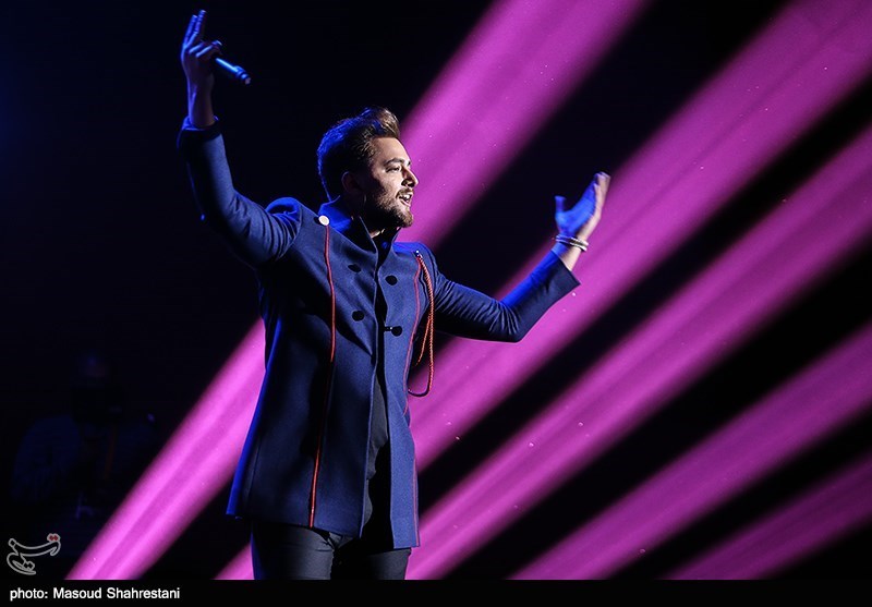 کنسرت گروه ماکان بند