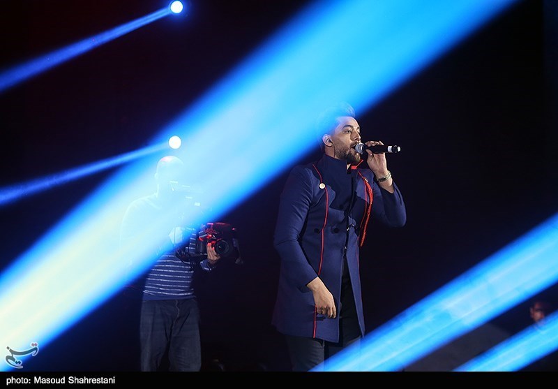 کنسرت گروه ماکان بند