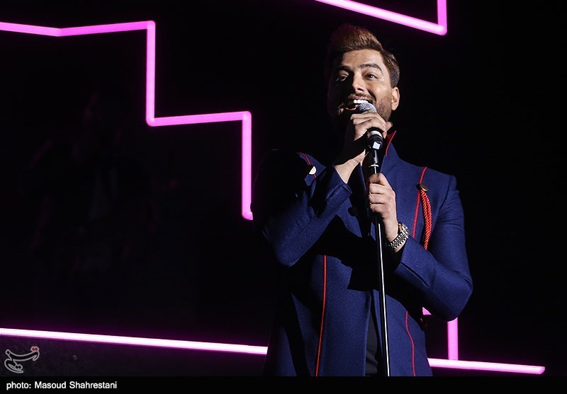 کنسرت گروه ماکان بند