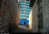 یکی از کوچه های خیابان ایران که به ساختمان های مجلس شورای اسلامی منتهی می‌شود