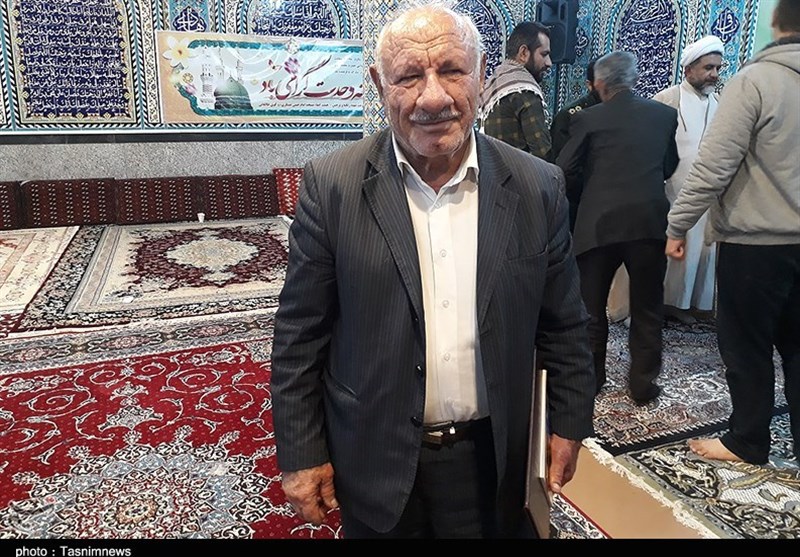 پدر شهید حسین اصلانی در یادواره ستاره‌های آسمانی در هفتگل