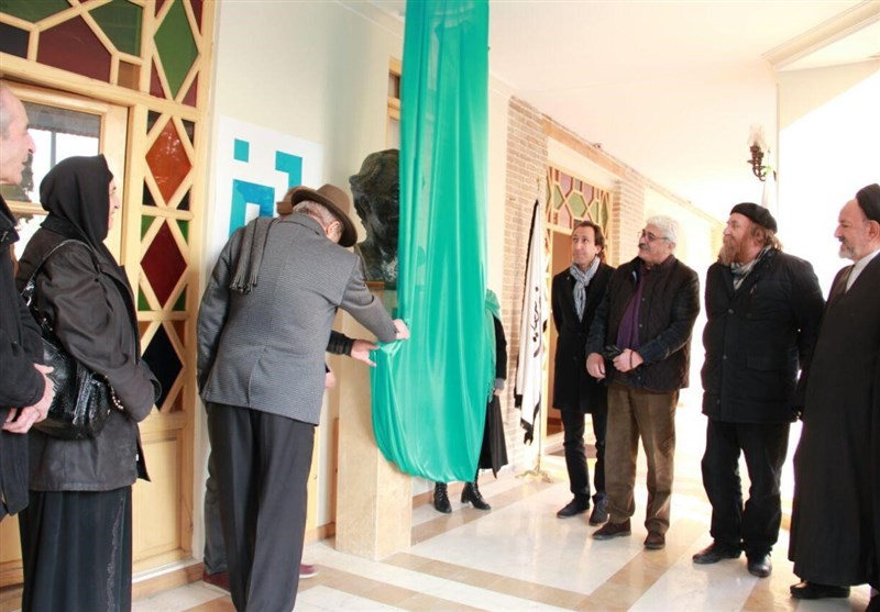 رونمایی از سردیس استاد ممیز