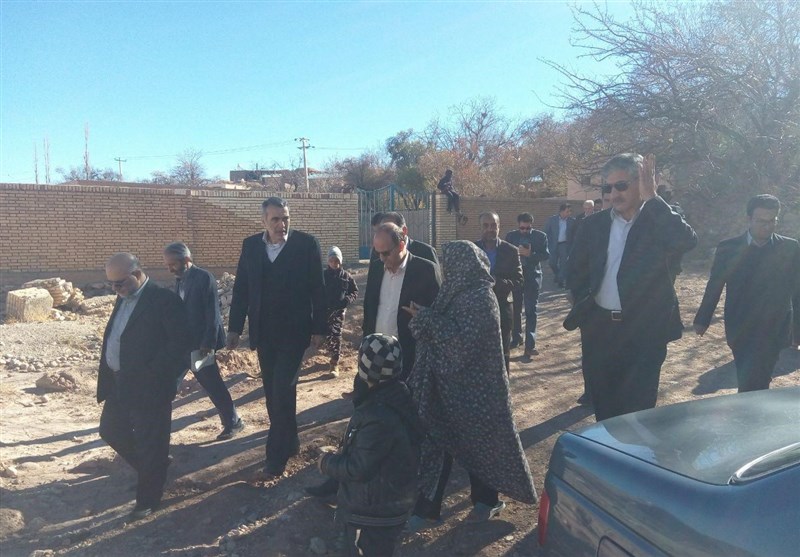 بازدید رئیس سازمان نوسازی مدارس کشور از مناطق زلزله‌زده هجدک