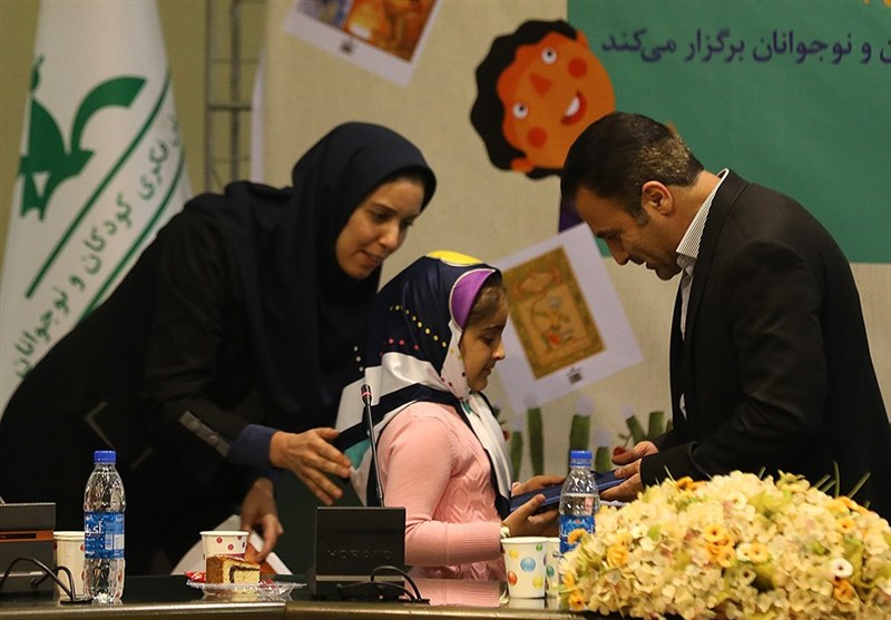 رونمایی کتاب بریل