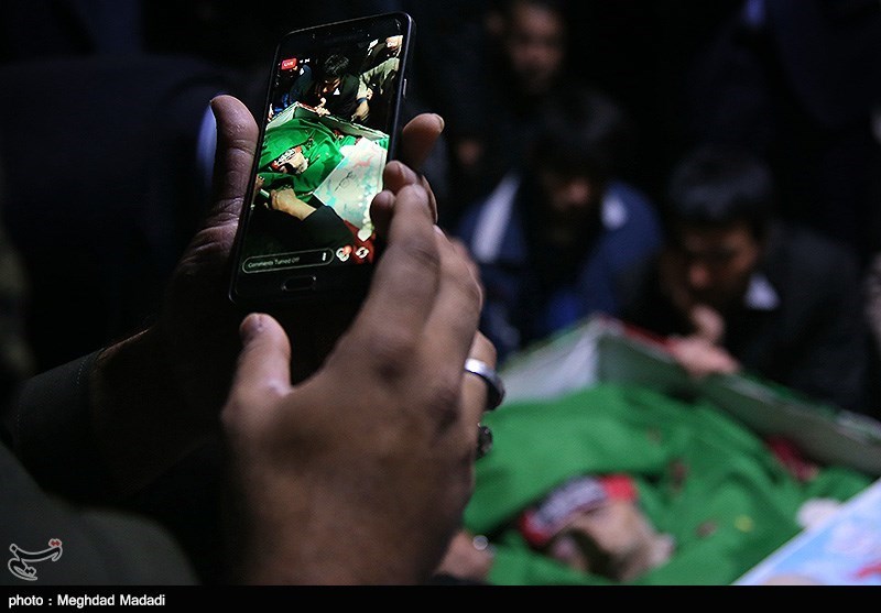 وداع با پیکر شهید مدافع حرم منصور عباسی