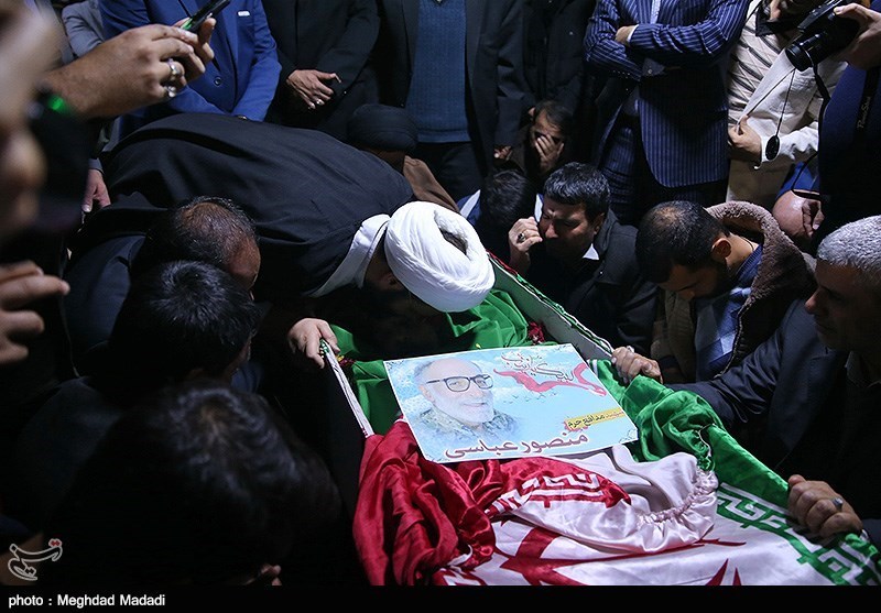 وداع با پیکر شهید مدافع حرم منصور عباسی