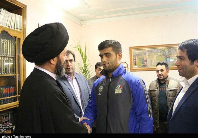 دیدار ورزشکاران اردبیلی با نماینده ولی فقیه در استان و امام جمعه اردبیل
