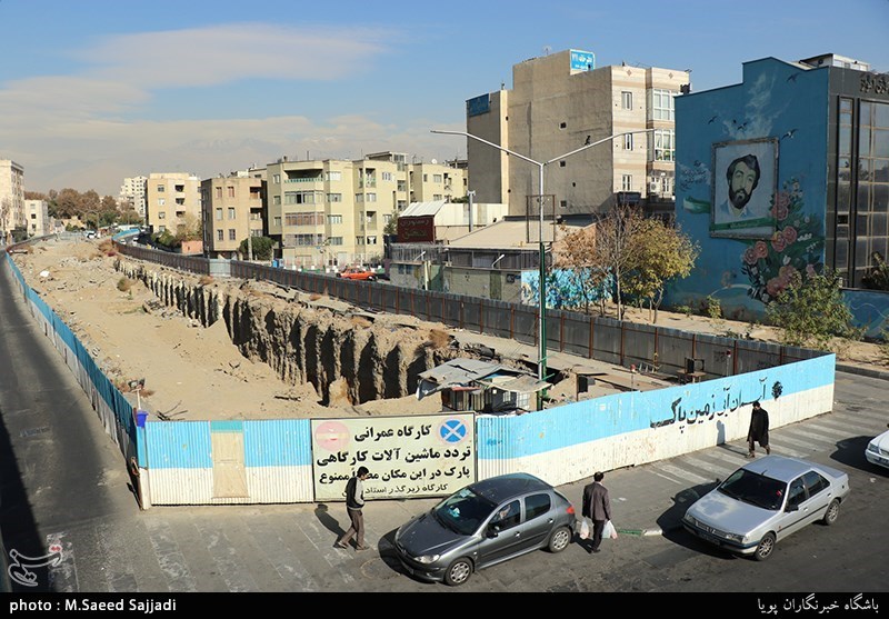 کارگاه عمرانی زیر گذر استاد معین که ناتمام رها شده است