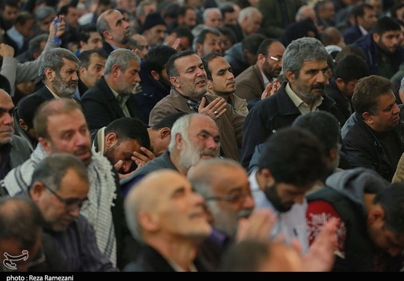 دعای توسل در مسجد مقدس جمکران 