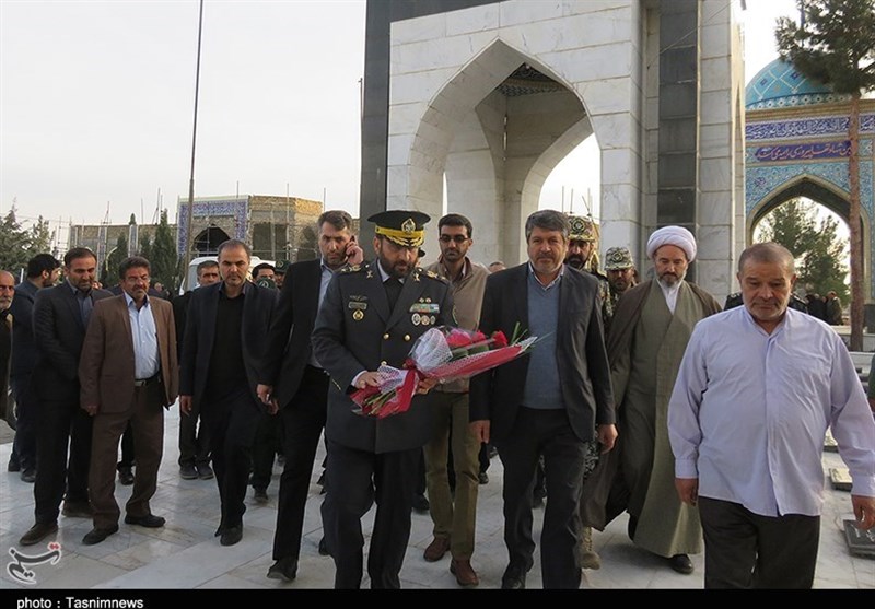 ادای احترام امیر فرزاد اسماعیلی به 630 شهید والامقام دامغان