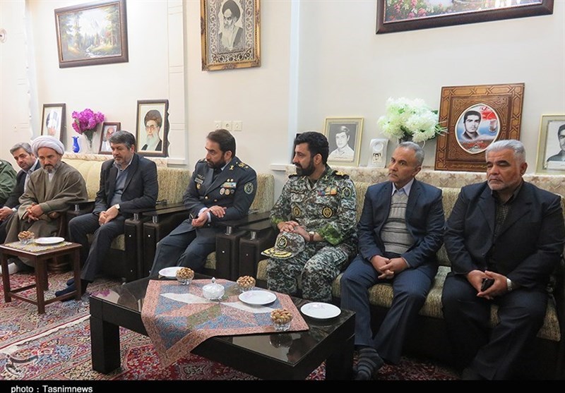 دیدار امیر اسماعیلی با سه خانواده معظم شهید در دامغان