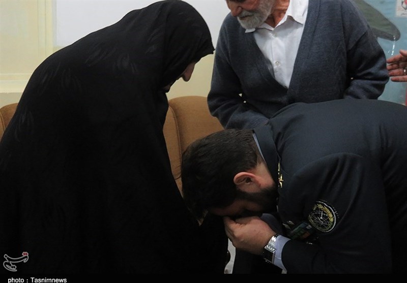 دیدار امیر اسماعیلی با سه خانواده معظم شهید در دامغان