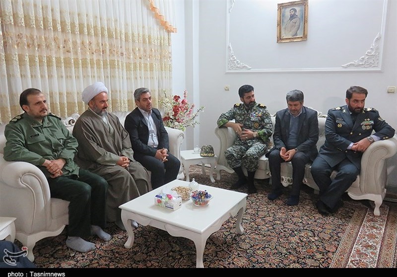 دیدار امیر اسماعیلی با سه خانواده معظم شهید در دامغان
