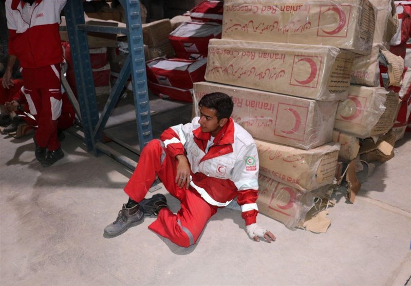 امدادرسانی به مردم زلزله زده کوهبنان توسط نیروهای جمعیت هلال احمر 