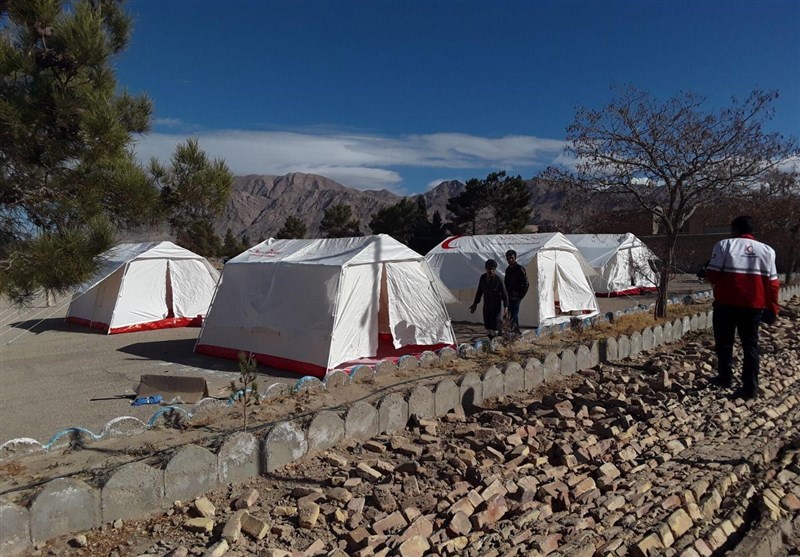 امدادرسانی به مردم زلزله زده کوهبنان توسط نیروهای جمعیت هلال احمر 