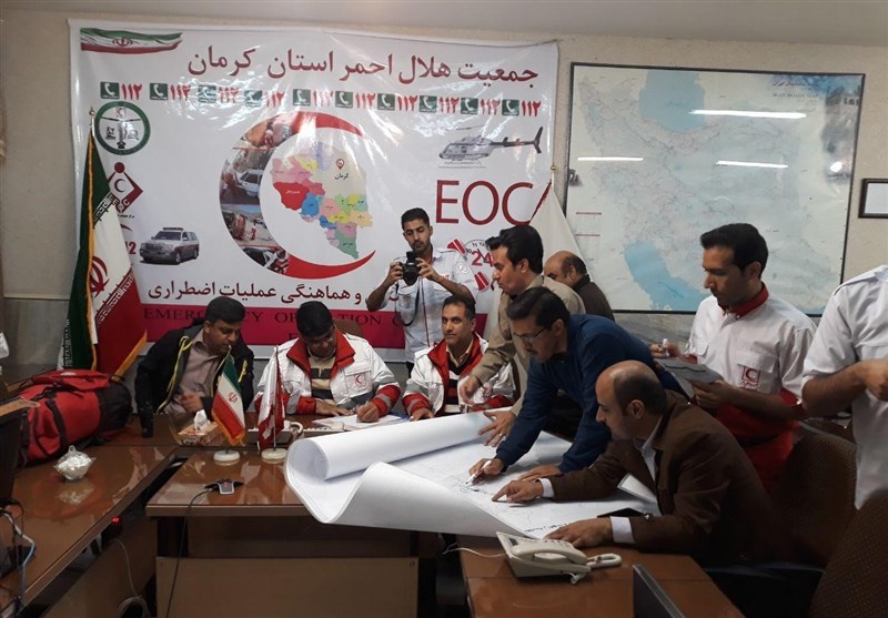 امدادرسانی به مردم زلزله زده کوهبنان توسط نیروهای جمعیت هلال احمر 