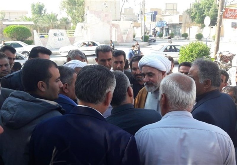 تجمع  اعتراض آمیزکشاورزان هندیجان در نماز جمعه