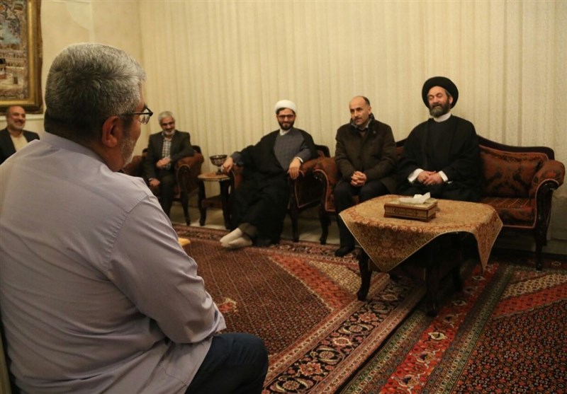 دیدار نماینده ولی فقیه در استان و فرمانده سپاه استان و جمعی از رزمندگان و بسیحیان با سردار رحیم نوعی اقدم