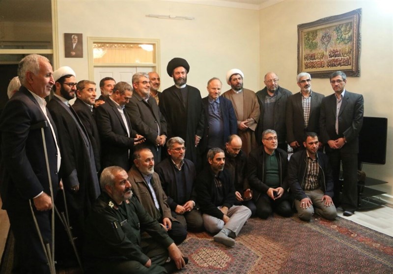دیدار نماینده ولی فقیه در استان و فرمانده سپاه استان و جمعی از رزمندگان و بسیحیان با سردار رحیم نوعی اقدم