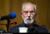 محمدعلی موحد، مصحح مثنوی و عضو پیوسته فرهنگستان در مراسم رونمایی از کتاب تصحیح مثنوی معنوی