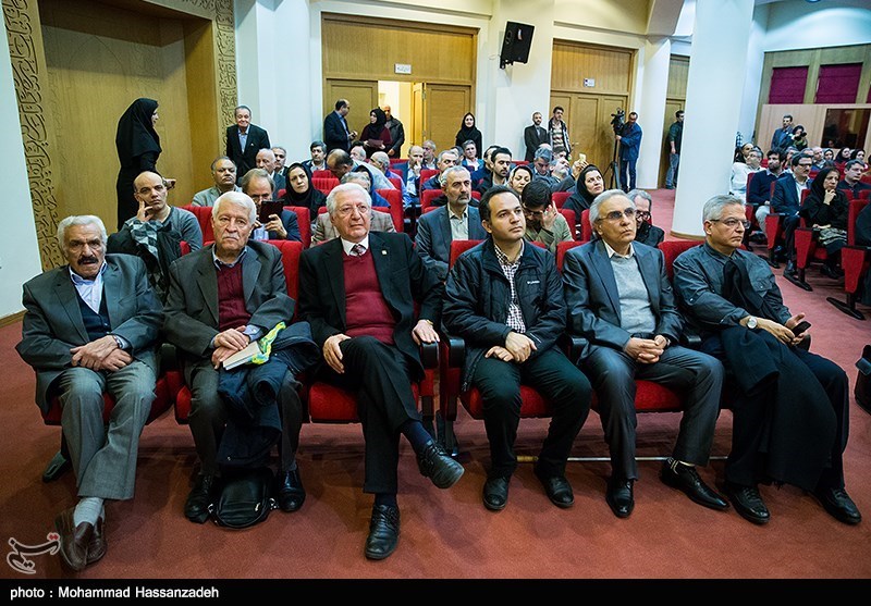 رونمایی از کتاب تصحیح مثنوی معنوی