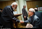 محمدعلی موحد، مصحح مثنوی و عضو پیوسته فرهنگستان در مراسم رونمایی از کتاب تصحیح مثنوی معنوی