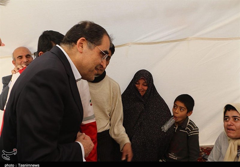 بازدید وزیر بهداشت از مناطق زلزله‌زده کوهبنان 