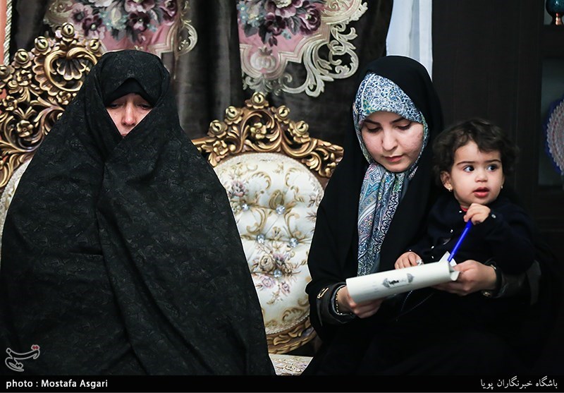 دیدار با خانواده شهید مدافع حرم حسین معز غلامی