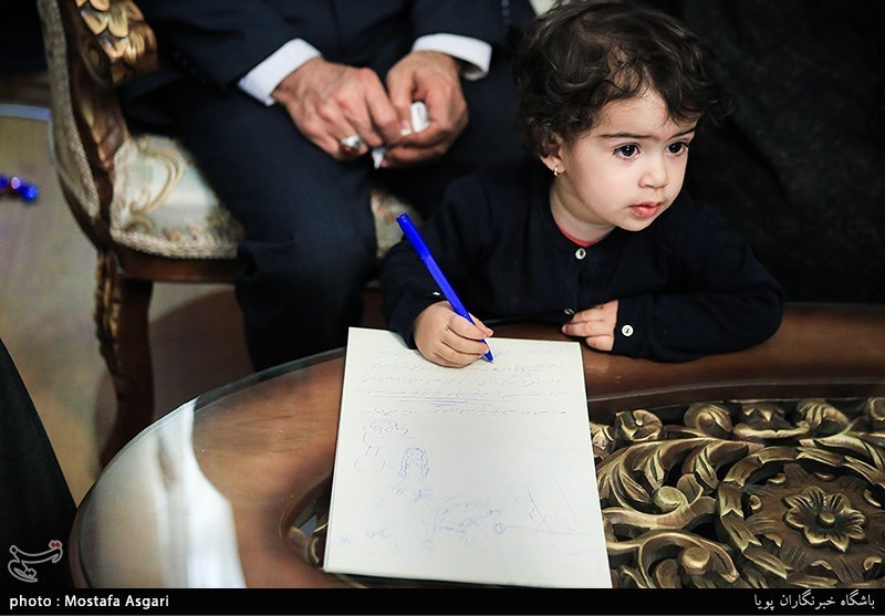 دیدار با خانواده شهید مدافع حرم حسین معز غلامی