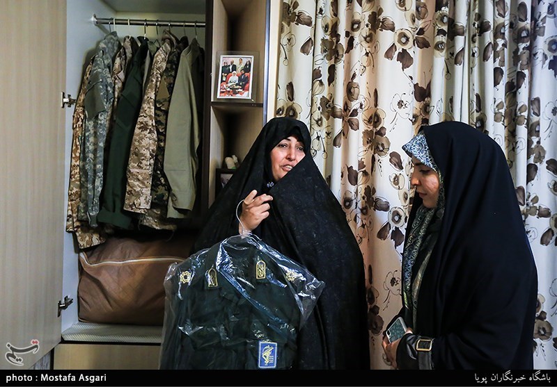 دیدار با خانواده شهید مدافع حرم حسین معز غلامی