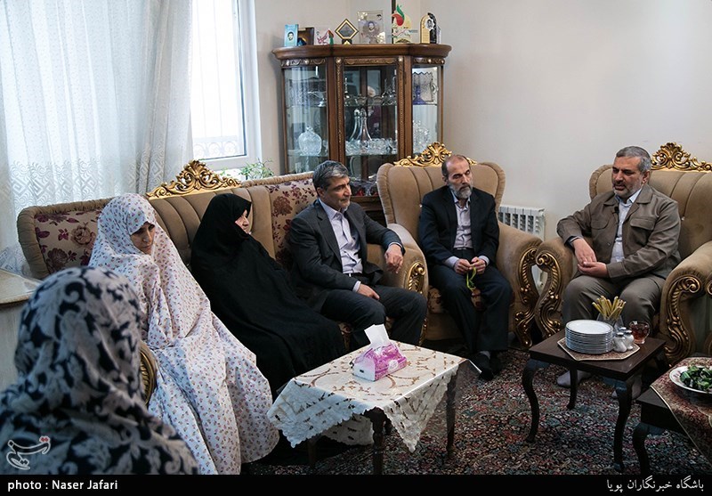 دیدار جامعه قرآنی با خانواده شهید مهدی رجب بیگی