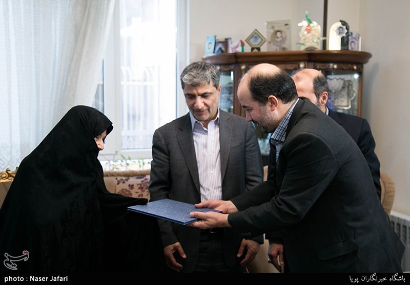 دیدار جامعه قرآنی با خانواده شهید مهدی رجب بیگی