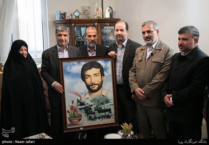 دیدار جامعه قرآنی با خانواده شهید مهدی رجب بیگی