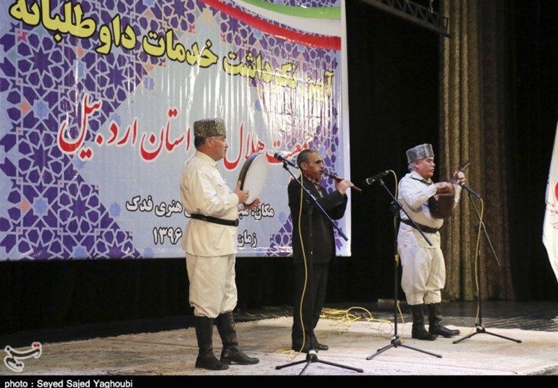 آیین تجلیل از فعالیت های داوطلبانه هلال احمر اردبیل