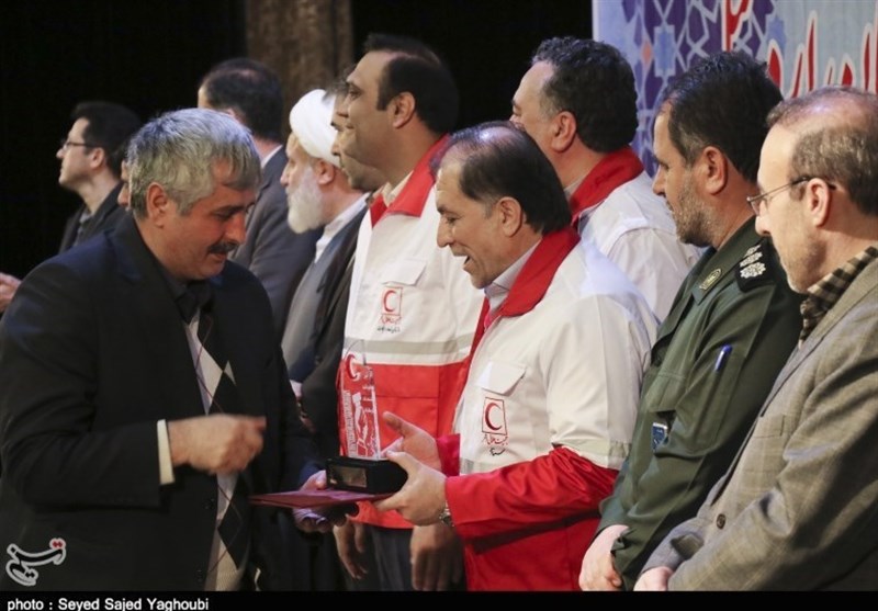 آیین تجلیل از فعالیت های داوطلبانه هلال احمر اردبیل