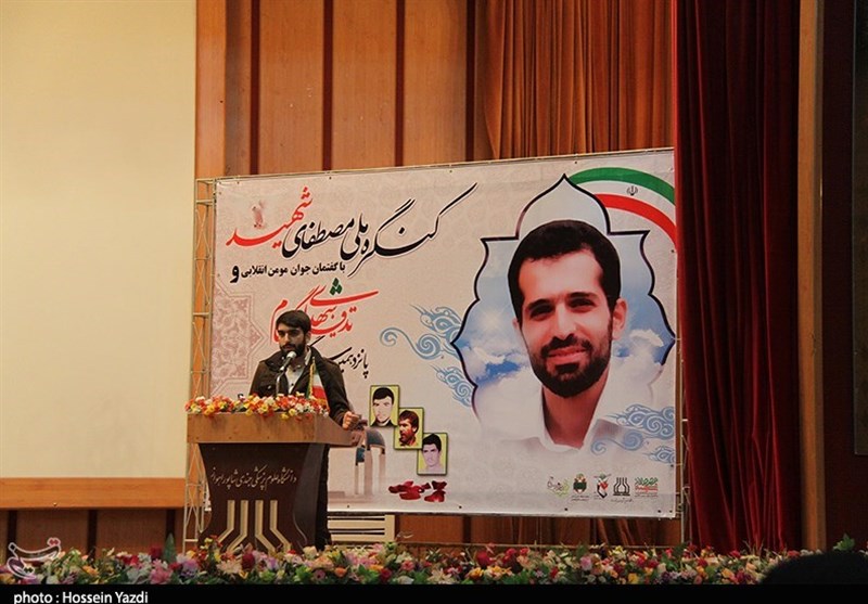 تجلیل از شهید احمدی روشن در اهواز