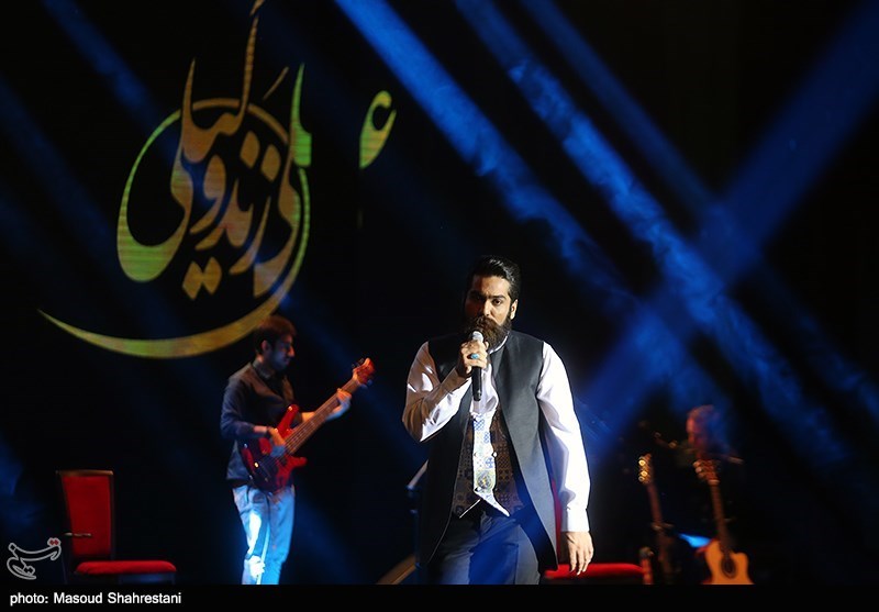 کنسرت علی زندوکیلی در اولین شب سی‌وسومین جشنواره موسیقی فجر