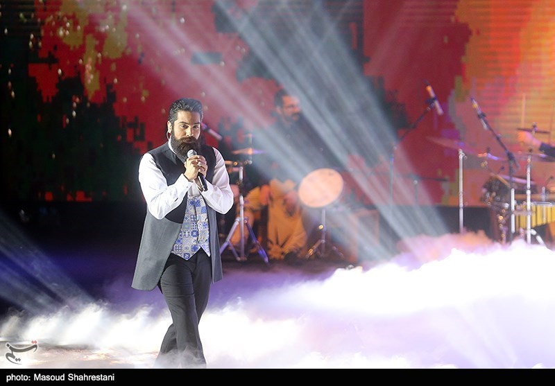 کنسرت علی زندوکیلی در اولین شب سی‌وسومین جشنواره موسیقی فجر