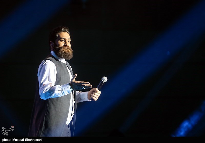 کنسرت علی زندوکیلی در اولین شب سی‌وسومین جشنواره موسیقی فجر