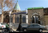 قدمت بنای آرامگاه امامزاده یحیی(ع) ۸۰۰ سال است و کتیبه آرامگاه جز قدیمی ترین خط نوشته ها در تهران است که به استناد متنی که در آن است در سال ۸۹۵ در زمان ملک شاه غازی نوشته شده است