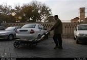 کوچه های قدیمی محله امامزاده یحیی(ع) ، دورنمای بادگیر سرای کاظمی