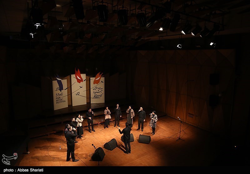 گروه آوازی تهران در  در چهارمین شب سی‌وسومین جشنواره موسیقی فجر